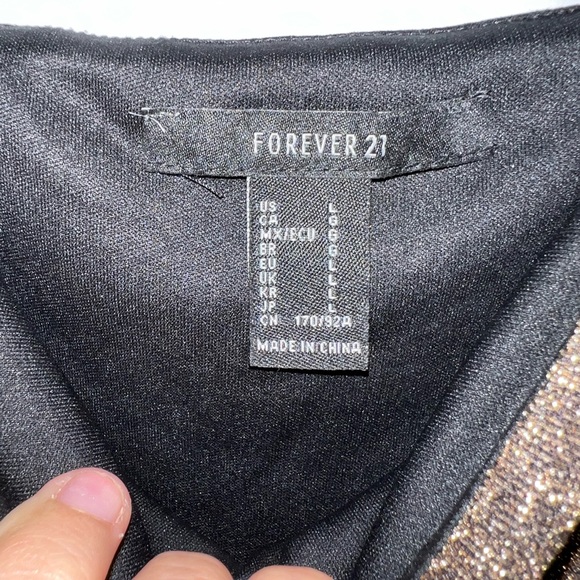 Longsleeve gold sparkly dress with cutout - Picture 5 of 5